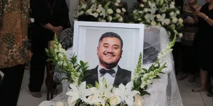 Walau Berat, Ibunda Mike Mohede Ikhlaskan Putranya Pergi