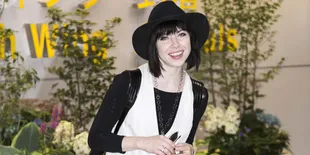 'Warm Blood', Sensasi Lantai Dansa 80an Ala Carly Rae Jepsen