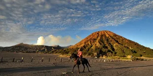 Wisata Bromo Jadi Favorit di Libur Lebaran, Penuhi Kunjungan 75 Persen
