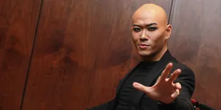 Wow, Seperti Ini Wajah Deddy Corbuzier Tanpa Make Up!