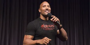 Wow, The Rock Bakalan Gabung di Remake Film 'JUMANJI'