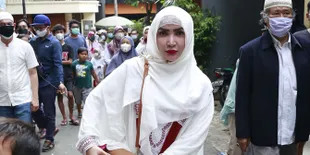 Wujudkan Keinginan Mendiang Ibunda, Roro Fitria Santuni Anak Yatim di Momen Isra Mi'raj