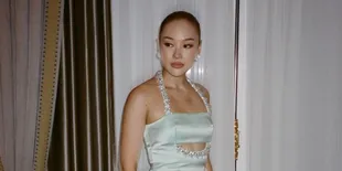 Yerin Ha Bagikan Momen di Balik Layar BRIDGERTON Season 4 Part 2