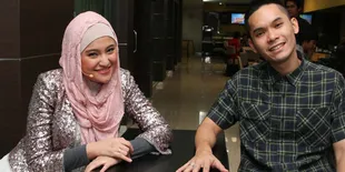Yuk Intip 3 Dress Kece Marshanda di Video Pertamanya Tanpa Hijab
