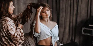 Yuk Intip Tutorial Make Up Selena Gomez Untuk Revival Tour!