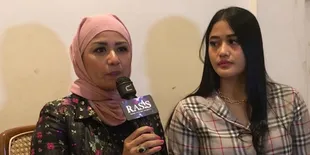 Yuyun Sukawati Buka Lembaran Baru dengan Berhijab