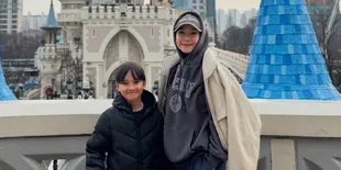 Zaskia Adya Mecca Ceritakan Momen Anaknya Jalani Prosedur Konka Reduction