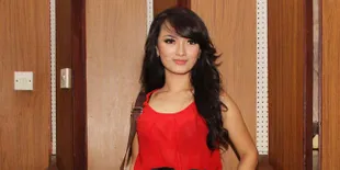 Zaskia Shinta Ditipu Oleh Vicky Prasetyo dan Keluarganya Soal Status