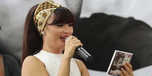 Zaskia Shinta Ingin Kursus Privat Bahasa Inggris