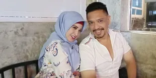 Zecky Alatas Jadi Juara Lewat Lagu 'Stop Hoax', Neng Wirdha Ikut Bahagia