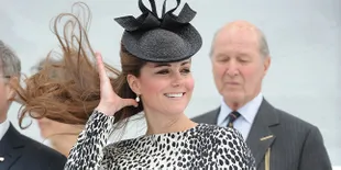 10 Busana Terbaik Kate Middleton Yang Wajib Kalian Contoh