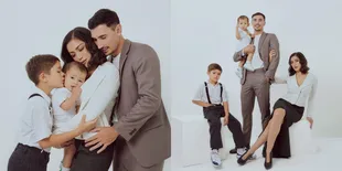 10 Foto Family Portrait Terbaru Jessica Iskandar, El Barack Jadi Sorotan Sampai Disebut Mirip Pangeran Kerajaan Inggris - Netizen: Keluarga Good Looking!