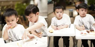 10 Foto Manis Mikhael dan Raphael Moeis Saat Makan Bareng, Akur Banget dan Sukses Bikin Gemas!