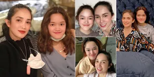 10 Foto Ussy Sulistiawaty dan Si Cantik Ara yang Kerap Dibilang Kembar, Bagai Pinang Dibelah Dua