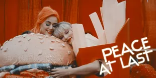 10 Momen Hangat Katy Perry dan Taylor Swift Berdamai