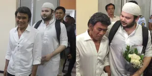 10 Momen Tangis Haru Rhoma Irama Jemput Ridho Rhoma Sang Putra Bebas Dari Penjara
