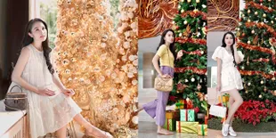 10 Pose OOTD Sandra Dewi di Depan Pohon Natal, Mamah Modis Nggak Takut Tabrak Warna