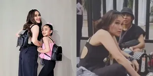 10 Potret Ayu Ting Ting yang 'Ngemper' di Konser BLACKPINK, Disebut Berbeda dari Nagita Slavina yang Bak Presiden Dikawal Patwal - Netizen Salfok pada Kecantikan Bilqis