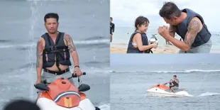 10 Potret Gading Marten dan Gempi Liburan Tahun Baru di Bali, Seru-Seruan Naik Jet Ski Bareng 