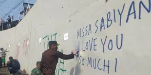 10 Potret Grafiti Jembatan Kedungkandang Malang yang Dijadikan Bahan Meme, Penuh Curhatan Sobat Ambyar