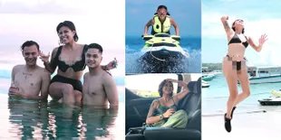 10 Potret Liburan Awkarin di Bali, Asyik Main Jet Ski Hingga Pose Pakai Bikini Two Piece