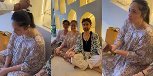 10 Potret Marshanda Ikut Ritual Hindu Bali, Diperciki Tirta Hingga Pakai Bija - Keyakinannya Ramai Disorot