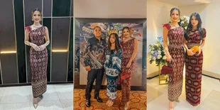 10 Potret Penampilan Nia Ramadhani di Malam Penghargaan Achmad Bakrie, Anggun Pakai Gaun Tenun - Cantiknya Mikhayla Curi Perhatian