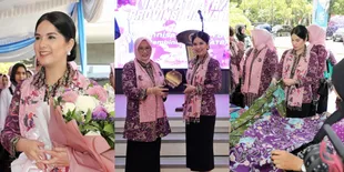 10 Potret Pesona Annisa Pohan di Acara Ikawati Jawa Timur, Anggun Berseragam Batik - Duet Bareng Agus Yudhoyono