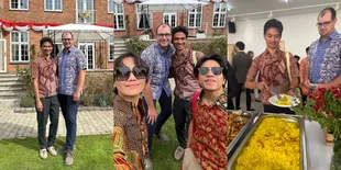 10 Potret Ragil Mahardika dan Suami Bule Rayakan 17 Agustus di Denmark, Kompakan Pakai Batik - Ikut Upacara Bendera Hingga Makan Tumpeng Bersama