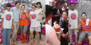 10 Potret Ulang Tahun Hesti Purwadinata dengan Tema Tukang Bangunan, Dapat Surprise dari Mandor Senior