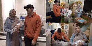 10 Potret Zaskia Sungkar dan Irwansyah Unboxing Kado Baby Ukkasya, Dapat Hadiah Lucu Dari Kiano 