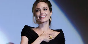 13 Moment Paling Mengejutkan Sepanjang Hidup Angelina Jolie