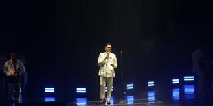 20 Tahun Perjalanan Cinta Musik Sammy Simorangkir, Penuh Emosi dan Nostalgia di Atas Panggung