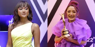 28 Foto Red Carpet Deretan Musisi di AMI Awards 2019, Gaya Fashionable Memukau!