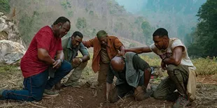 6 Potret Adegan DA 5 BLOODS, Misi Baru Veteran Perang yang Kembali ke Vietnam