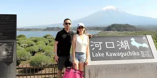 7 Potret Angel Karamoy Liburan ke Jepang Bareng Gusti Ega, Kunjungi Berbagai Tempat