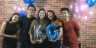 7 Potret Anggi dan Ingga Adik Raditya Dika yang Jarang Tersorot, Kembar Identik