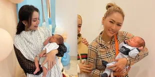 7 Potret Baby Leslar Anak Lesti Saat Dijenguk Para Selebriti Mulai Nagita Slavina Sampai Shireen Sungkar, Anteng Digendong Rossa