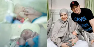 7 Potret Baby Ukkasya Putra Zaskia Sungkar-Irwansyah, Penyejuk Jiwa yang Ditunggu Selama 1 Dekade - Sudah Bisa Pose Santai 