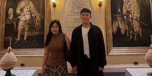 7 Potret Boiyen dan Anwar BAB Liburan di Thailand, Tampil Memesona Pakai Baju Tradisional