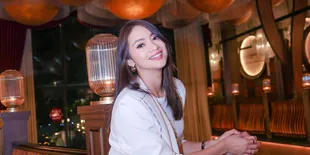 7 Potret Dapur Rumah Rini Yulianti di Australia, Desain Simpel dan Fungsional