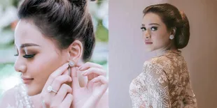 7 Potret Detail Perhiasan yang Dipakai Aurel Hermansyah di Acara Siraman, Begitu Mewah dan Berkilauan!