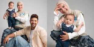 7 Potret Gaya Swag Irish Bella dan Ammar Zoni, Baby Air Kecil-Kecil Sudah Bisa Pose - Disebut Keluarga 'Good Looking' Oleh Netizen