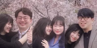 7 Potret Goo Hye Sun Nikmati Indahnya Bunga Sakura di Musim Semi, Penuh Bahagia Bersandar - Berpelukan dengan Teman Kuliah