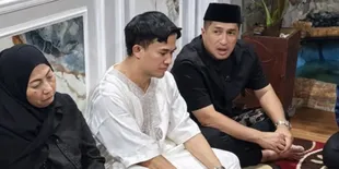 7 Potret Irfan Hakim dan Anwar BAB Ajak Main dan Gendong Anak Kembar Mpok Alpa saat Tahlilan