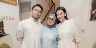 7 Potret Lebaran di Rumah Reza Artamevia, Baby Arash Sukses Bikin Gemas Keluarga 