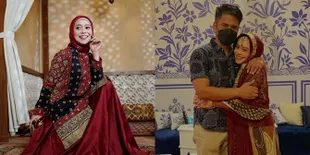 7 Potret Lesti Tampil Bak Gadis India di Tengah Fashion Show, Cantik dan Langsing Abis Meski Seorang Busui - Duet Bareng Krisdayanti