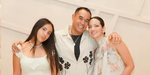 7 Potret Mikhayla Zalindra Bakrie Ikut Rayakan Ultah Ayah, Tampil dengan Gaya Kasual