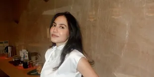 7 Potret Momen Pevita Pearce Ceritakan Pengalamannya Tidak Tahu Cara Isi Bensin di Malaysia