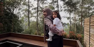 7 Potret Momen Zaskia Sungkar Quality Time bareng Suami dan Anak, Penuh Kehangatan